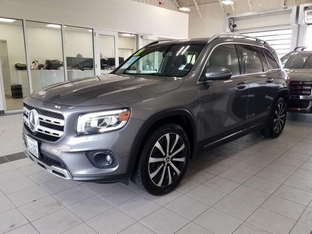 Used 2021 Mercedes-Benz GLB 250 4MATIC image 2