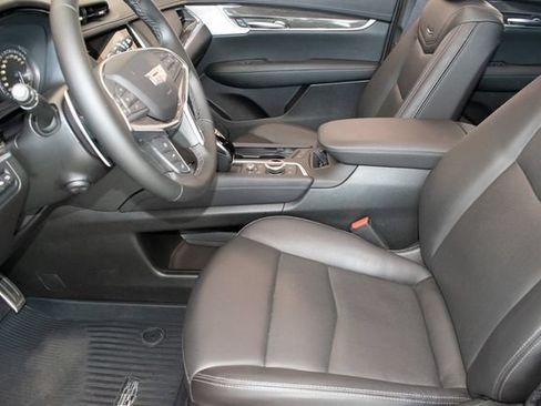 Used 2025 Cadillac XT5 Sportv w/ Technology Package AWD/4WD image 20