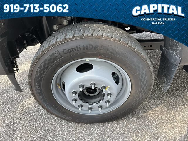 New 2026 Ford F550 4x4 Crew Cab image 15