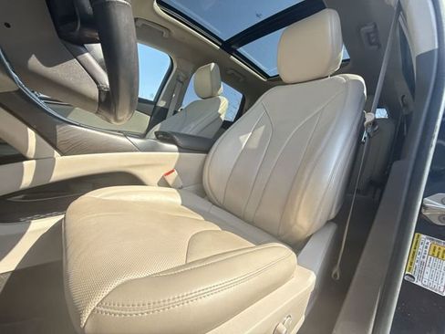 Used 2020 Lincoln Nautilus Reserve w/ Equipment Group 202A image 11