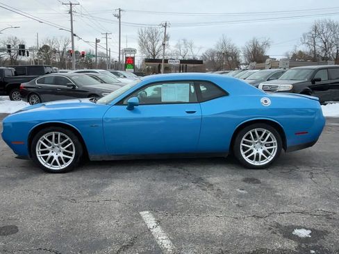 Used 2016 Dodge Challenger R/T image 5