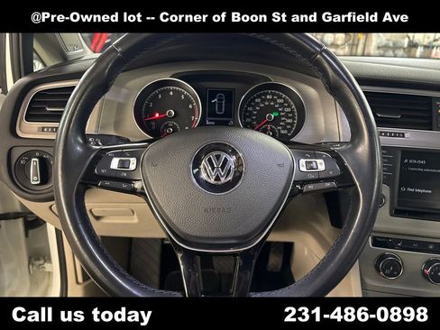 Used 2016 Volkswagen Golf S FWD image 19