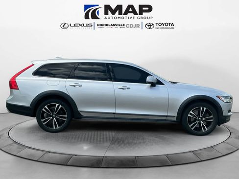 Used 2018 Volvo V90 T5 Cross Country w/ Convenience Package AWD/4WD image 6