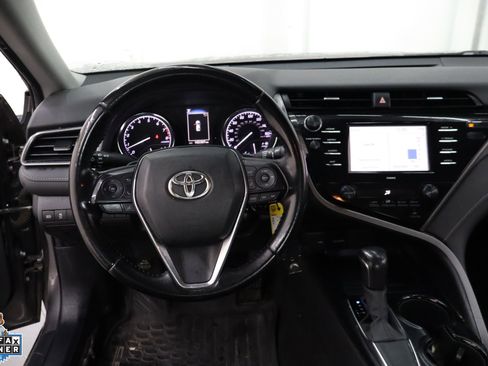 Used 2020 Toyota Camry SE FWD image 18