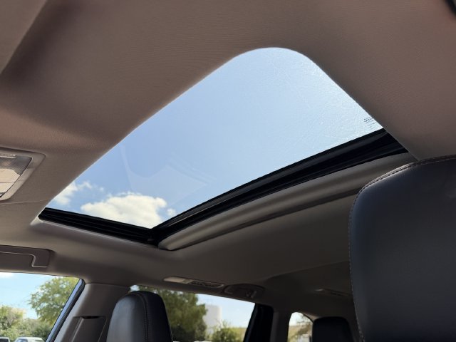 Used 2018 Toyota Highlander Limited AWD/4WD image 25