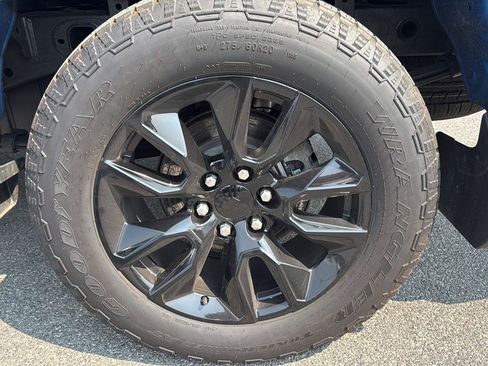 Used 2023 Chevrolet Silverado 1500 Custom w/ LPO, Dark Essentials Package AWD/4WD image 14