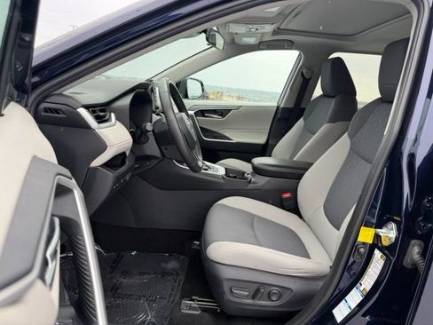 Certified 2019 Toyota RAV4 XLE w/ Convenience Package AWD/4WD image 11