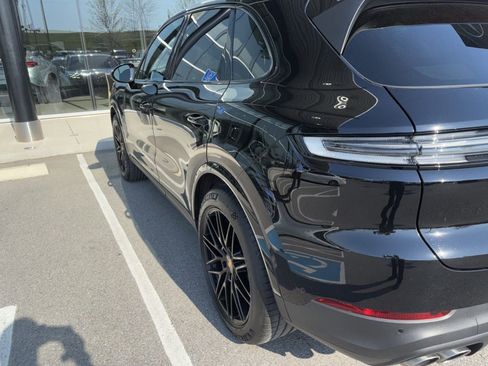 Used 2024 Porsche Cayenne S image 5
