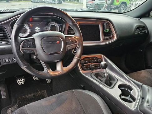 Used 2019 Dodge Challenger R/T Scat Pack w/ Shaker Package image 15