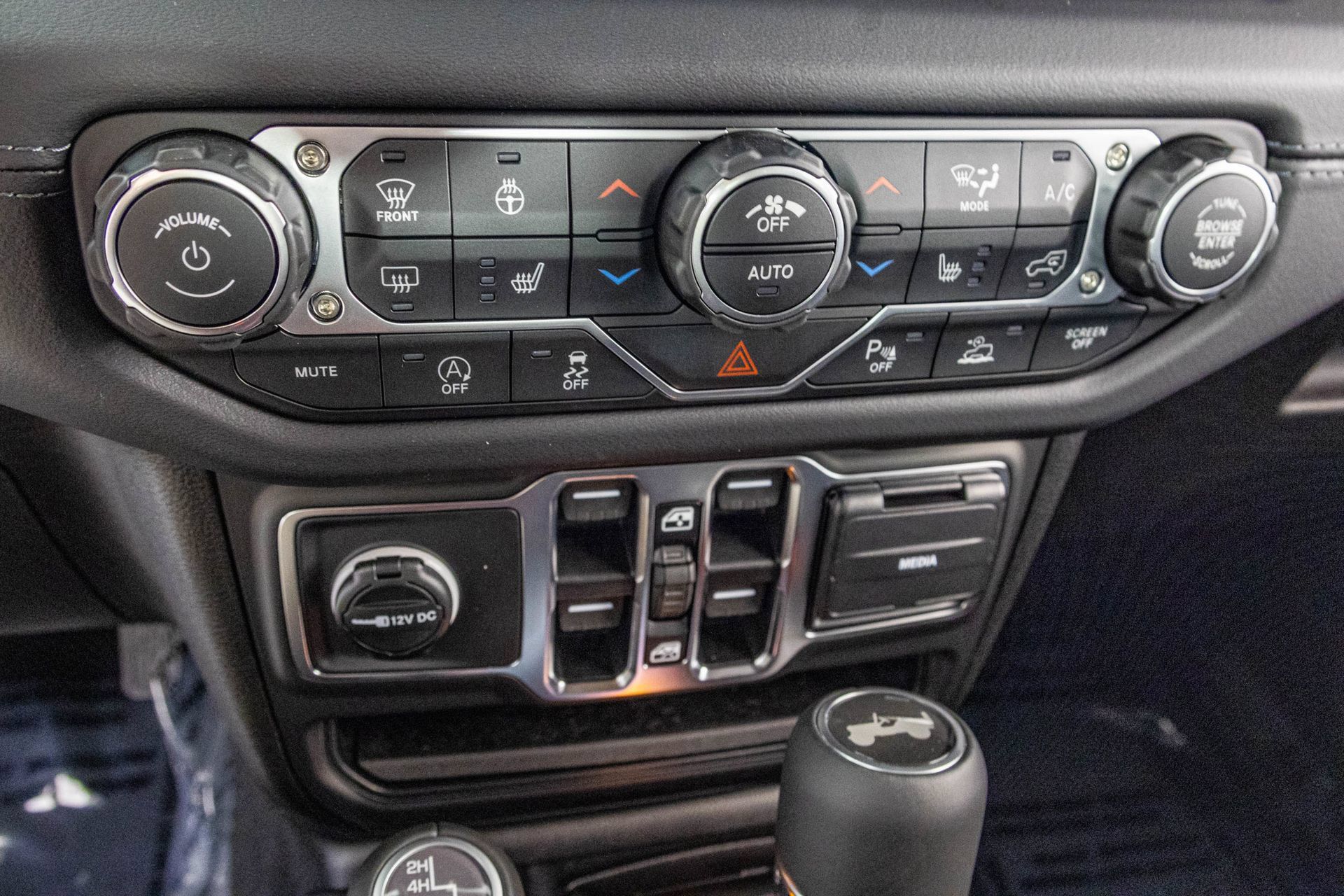 New 2027 Jeep Wrangler Unlimited Sahara AWD/4WD image 27