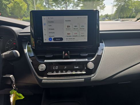 Used 2024 Toyota Corolla LE FWD image 19
