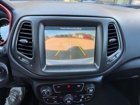 Used 2019 Jeep Compass Trailhawk AWD/4WD image 13