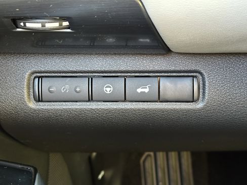 New 2026 Nissan Pathfinder SL image 24