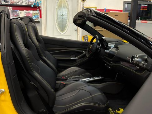 Used 2021 Ferrari F8 Tributo RWD image 19