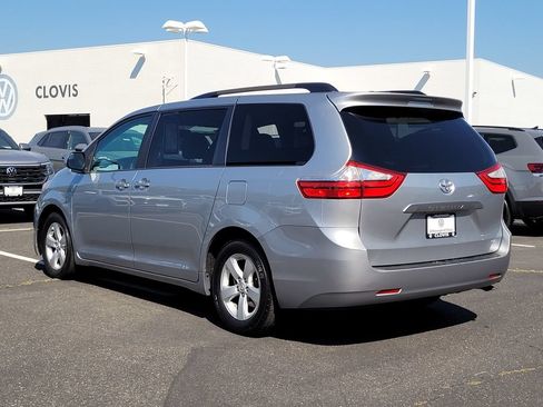 Used 2016 Toyota Sienna LE FWD image 8