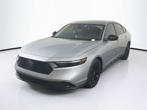 Used 2025 Honda Accord SE image 3