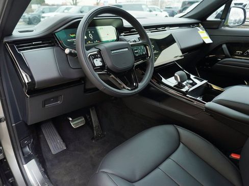 Certified 2026 Land Rover Range Rover Sport Dynamic SE AWD/4WD image 12