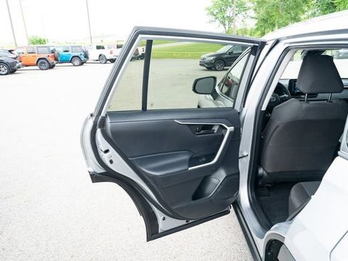 Used 2020 Toyota RAV4 LE FWD image 14