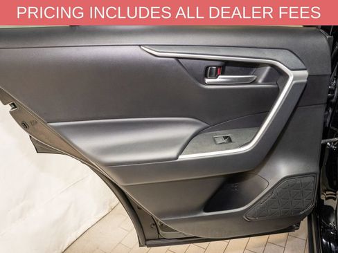 Used 2025 Toyota RAV4 XLE AWD/4WD image 9