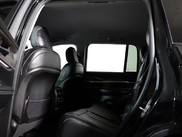 Used 2024 Jeep Grand Cherokee Limited AWD/4WD image 14