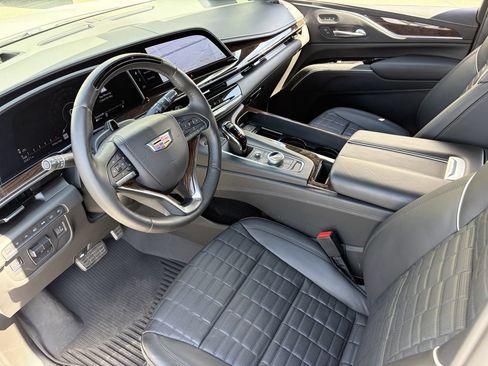 Certified 2023 Cadillac Escalade Sport Platinum AWD/4WD image 19