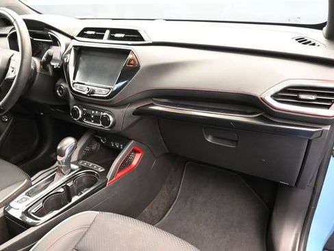 Used 2023 Chevrolet TrailBlazer RS w/ Sun and Liftgate Package FWD image 33