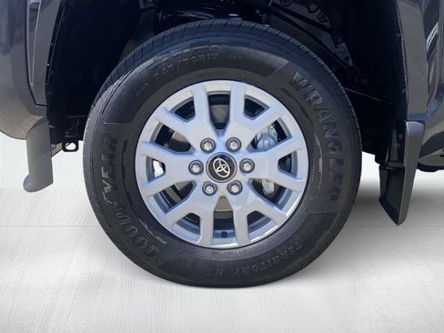 Certified 2026 Toyota Tacoma SR5 AWD/4WD image 14
