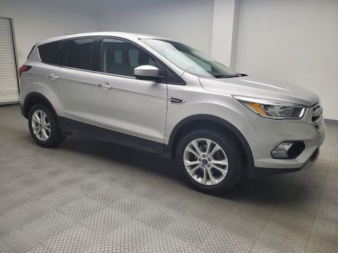 Used 2019 Ford Escape SE image 11