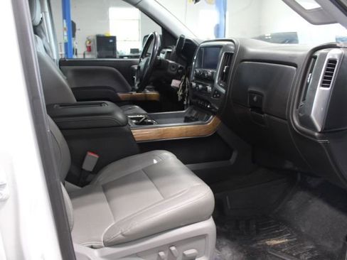 Used 2018 Chevrolet Silverado 1500 LTZ w/ Sport Package AWD/4WD image 15
