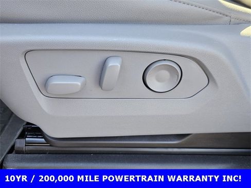 Used 2024 GMC Sierra 2500 SLT w/ SLT Premium Package image 7