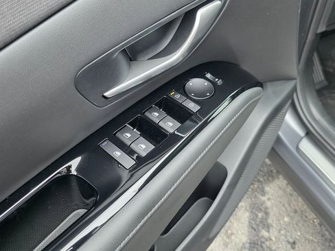 New 2025 Hyundai Tucson Limited image 24