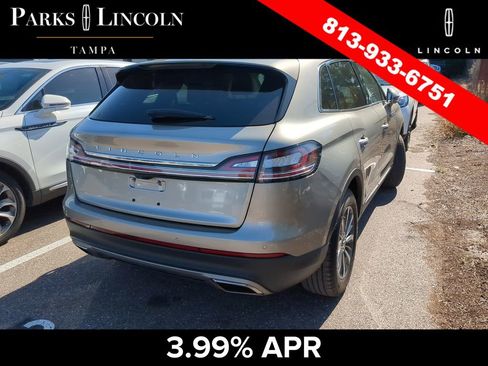 Used 2023 Lincoln Nautilus Reserve image 12