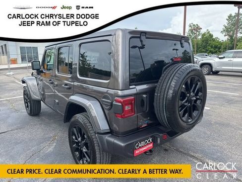 Used 2025 Jeep Wrangler Unlimited Sahara w/ Safety Group AWD/4WD image 8