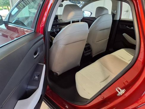 Certified 2025 Honda Accord SE image 17