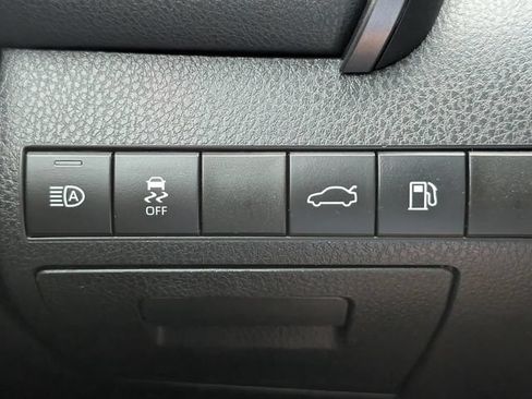 Used 2018 Toyota Camry XSE FWD image 22
