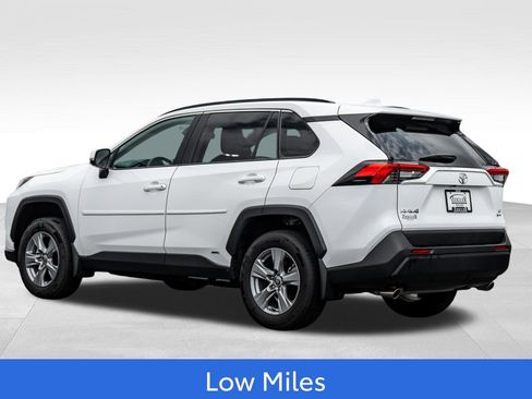 Certified 2025 Toyota RAV4 LE AWD/4WD image 5