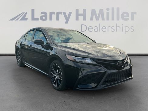 Used 2024 Toyota Camry SE image 7