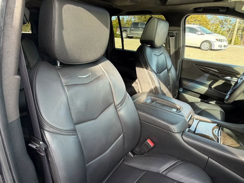 Used 2017 Cadillac Escalade ESV Platinum image 53