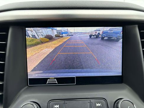 Used 2021 GMC Acadia SLE w/ Driver Convenience Package image 18