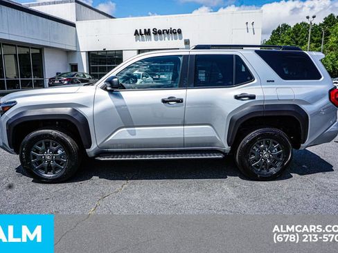 Used 2025 Toyota 4Runner SR5 RWD image 7