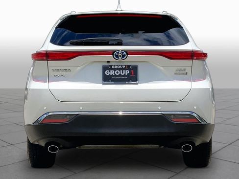 Used 2021 Toyota Venza XLE w/ Softex Package AWD/4WD image 5