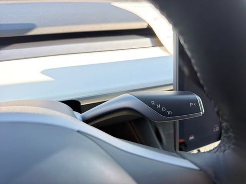 Used 2023 Tesla Model Y Long Range AWD/4WD image 25