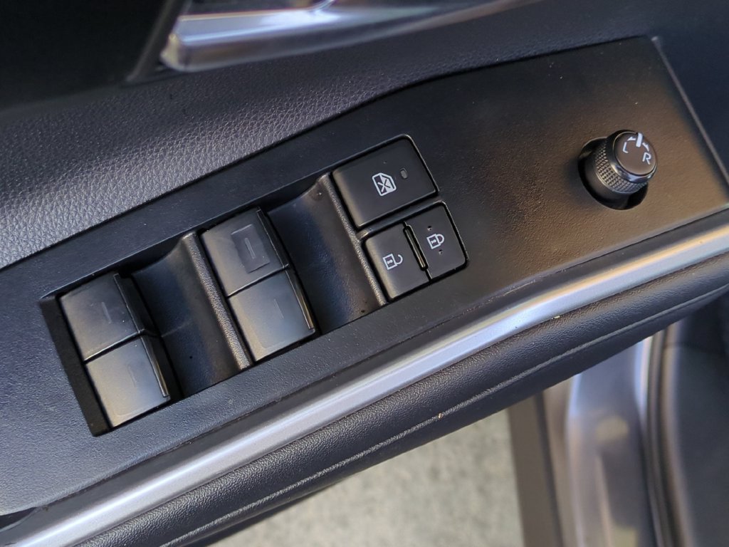 Used 2024 Toyota Highlander XLE AWD/4WD image 16