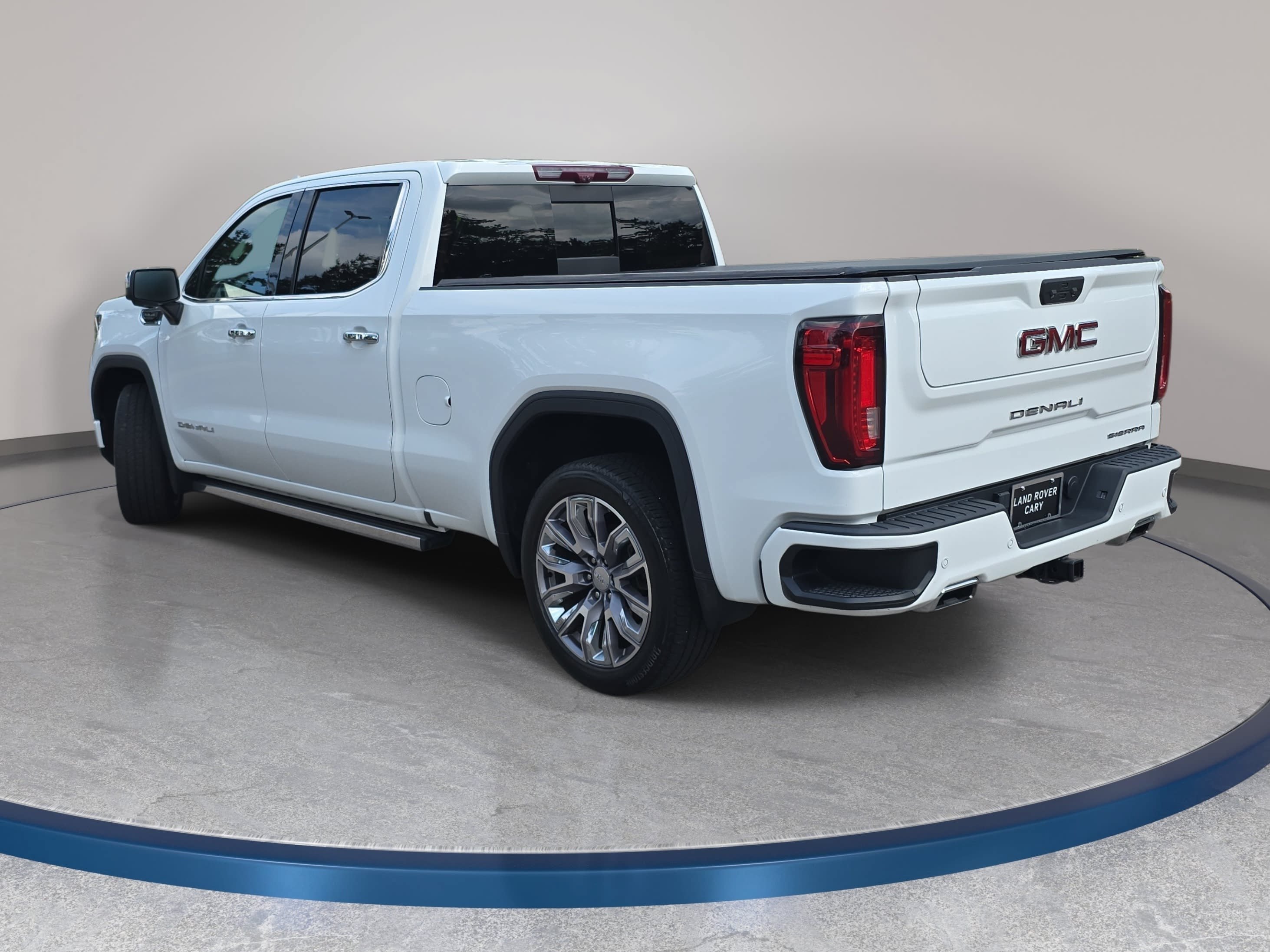 Used 2023 GMC Sierra 1500 Denali w/ Denali Reserve Package AWD/4WD image 7