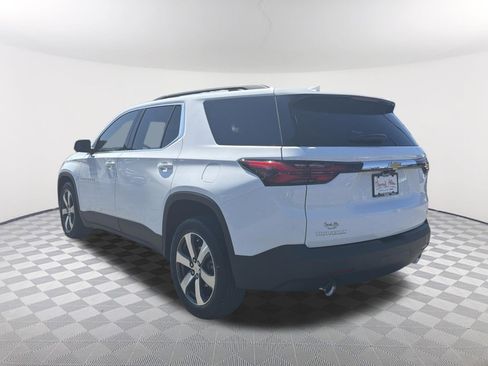 Certified 2023 Chevrolet Traverse LT w/ LT Premium Package FWD image 3