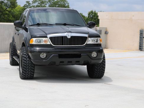 Used 2002 Lincoln Blackwood RWD image 14
