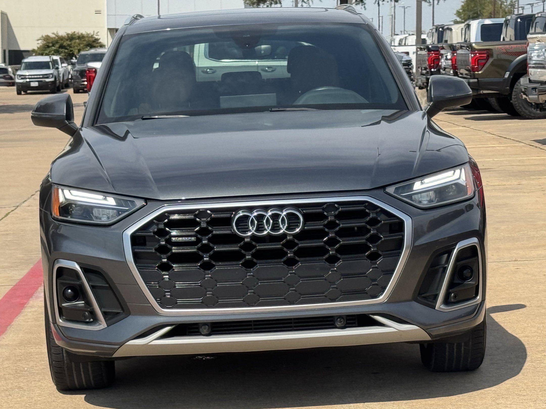 Used 2022 Audi Q5 2.0T Premium w/ Convenience Package AWD/4WD image 10