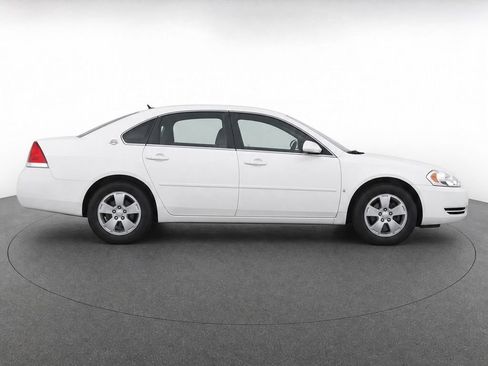 Used 2008 Chevrolet Impala LT FWD image 7