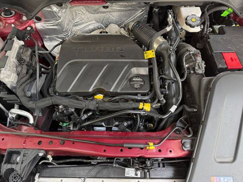 Used 2025 Chevrolet Trax LT FWD image 28