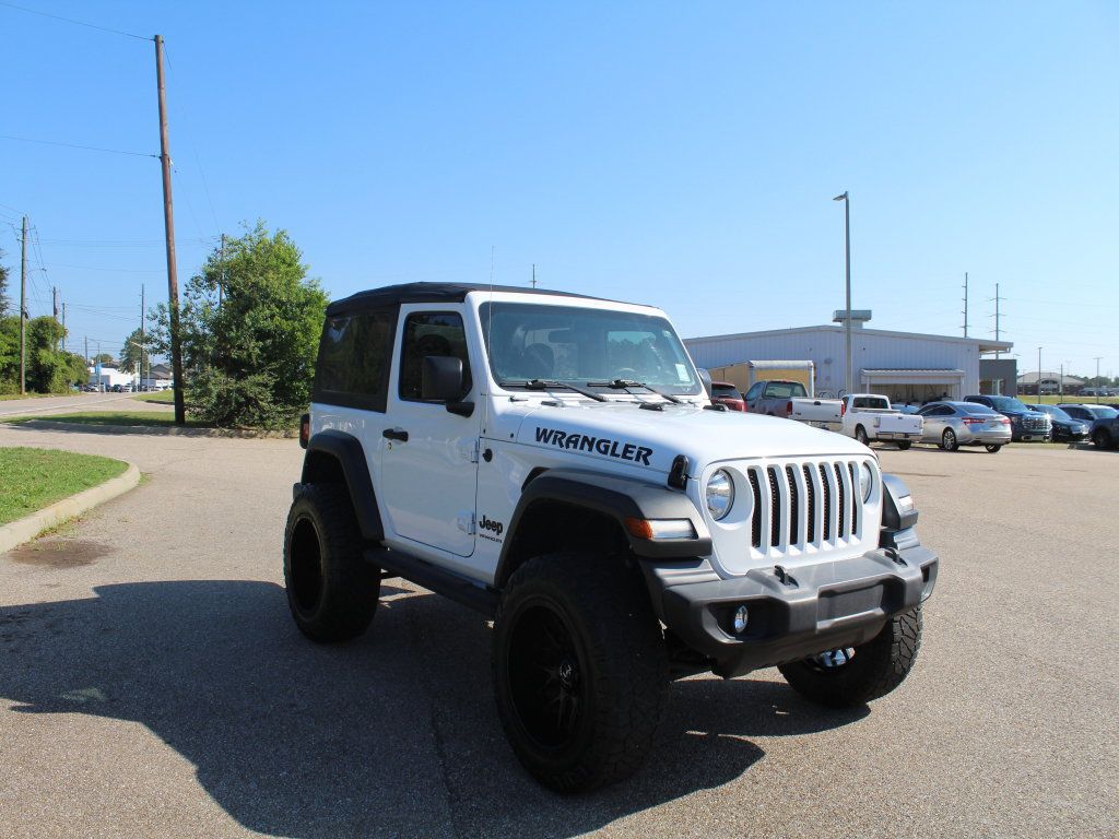Used 2022 Jeep Wrangler Sport AWD/4WD image 3